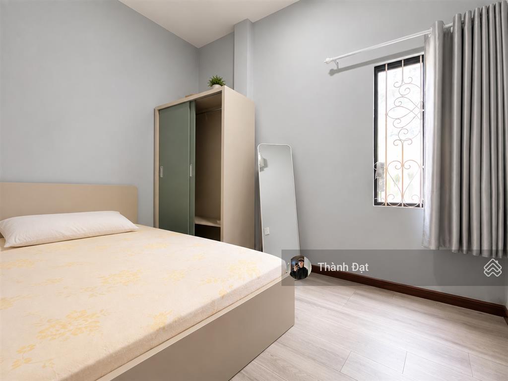 Thuê căn hộ 2 phòng ngủ ban công & cửa sổ  full nội thất  máy giặt riêng, ngay cô bắc quận 1