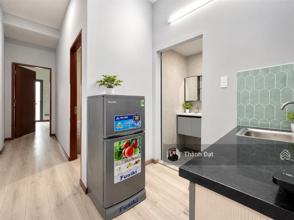 Thuê căn hộ 2 phòng ngủ ban công & cửa sổ  full nội thất  máy giặt riêng, ngay cô bắc quận 1