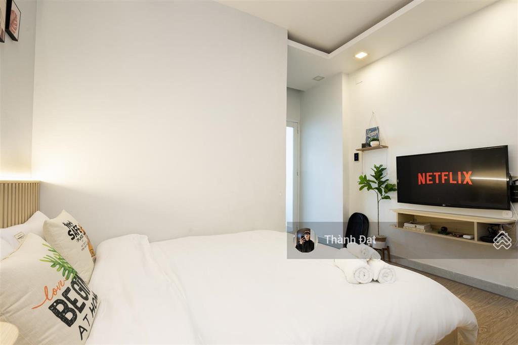 Căn hộ đường đề thám quận 1, 1 phòng ngủ & 1 phòng khách ban công sân vườn 45m2  máy giặt riêng