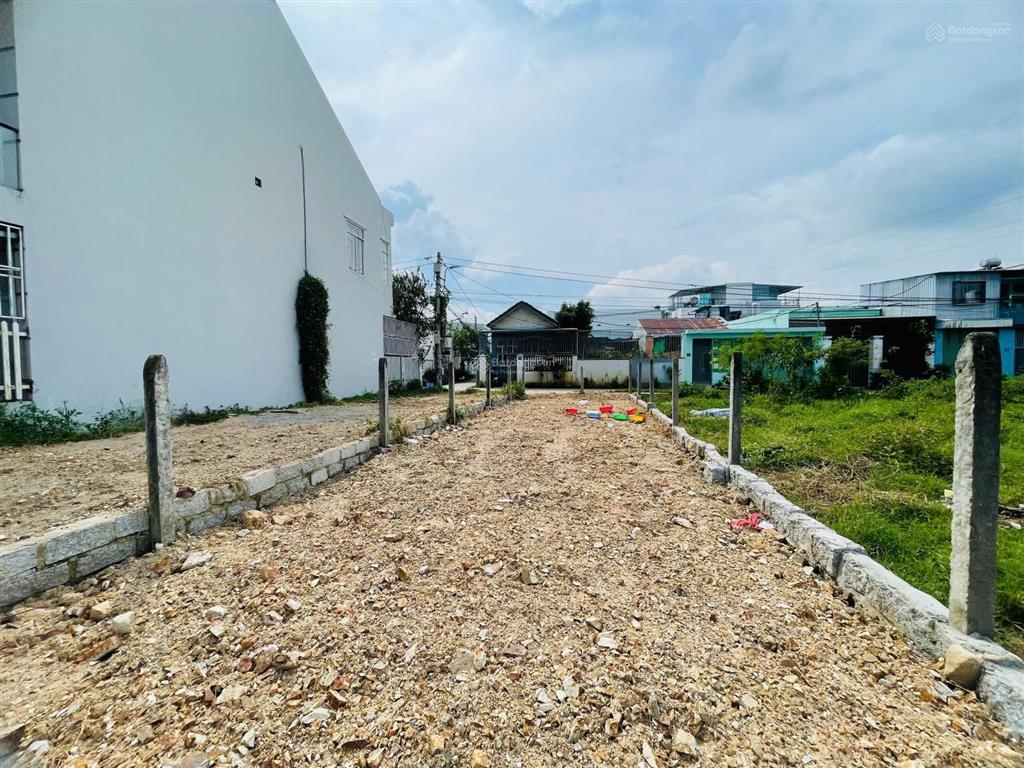 Bán gấp đất nền dt 90m2 đường thượng móc xã vĩnh thạnh nha trang giá 2 tỷ 450tr