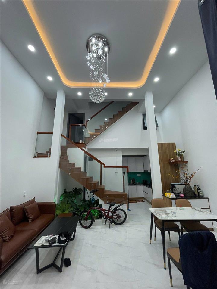 Bán nhà mới 3 tầng dt 69m2 khu đề pô đường sau ga phường nha trang giá 5 tỷ 250tr