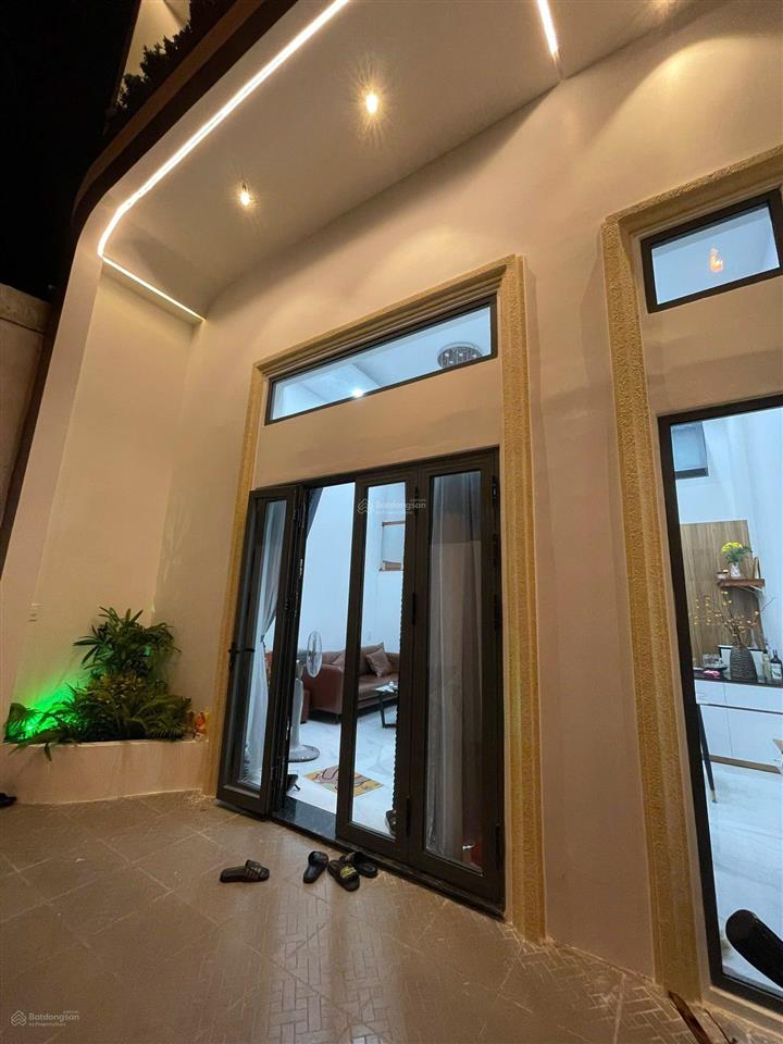 Bán nhà mới 3 tầng dt 69m2 khu đề pô đường sau ga phường nha trang giá 5 tỷ 250tr