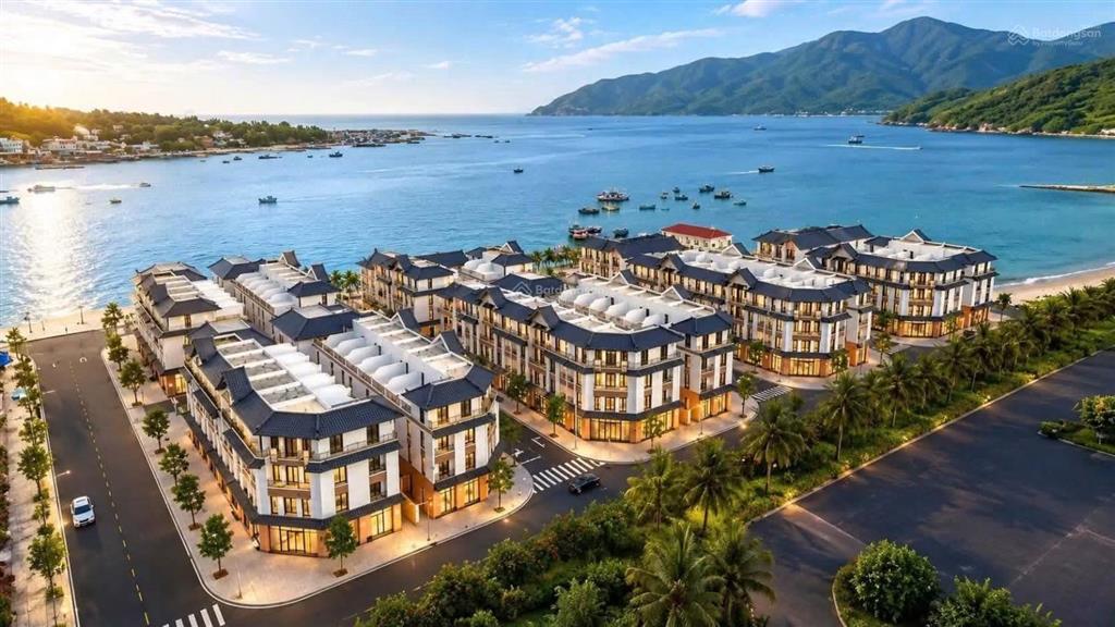 Bán căn liền kề nt8a85 vinhomes pearl bay 79,64m hướng tây nam giá 20 tỷ 902tr