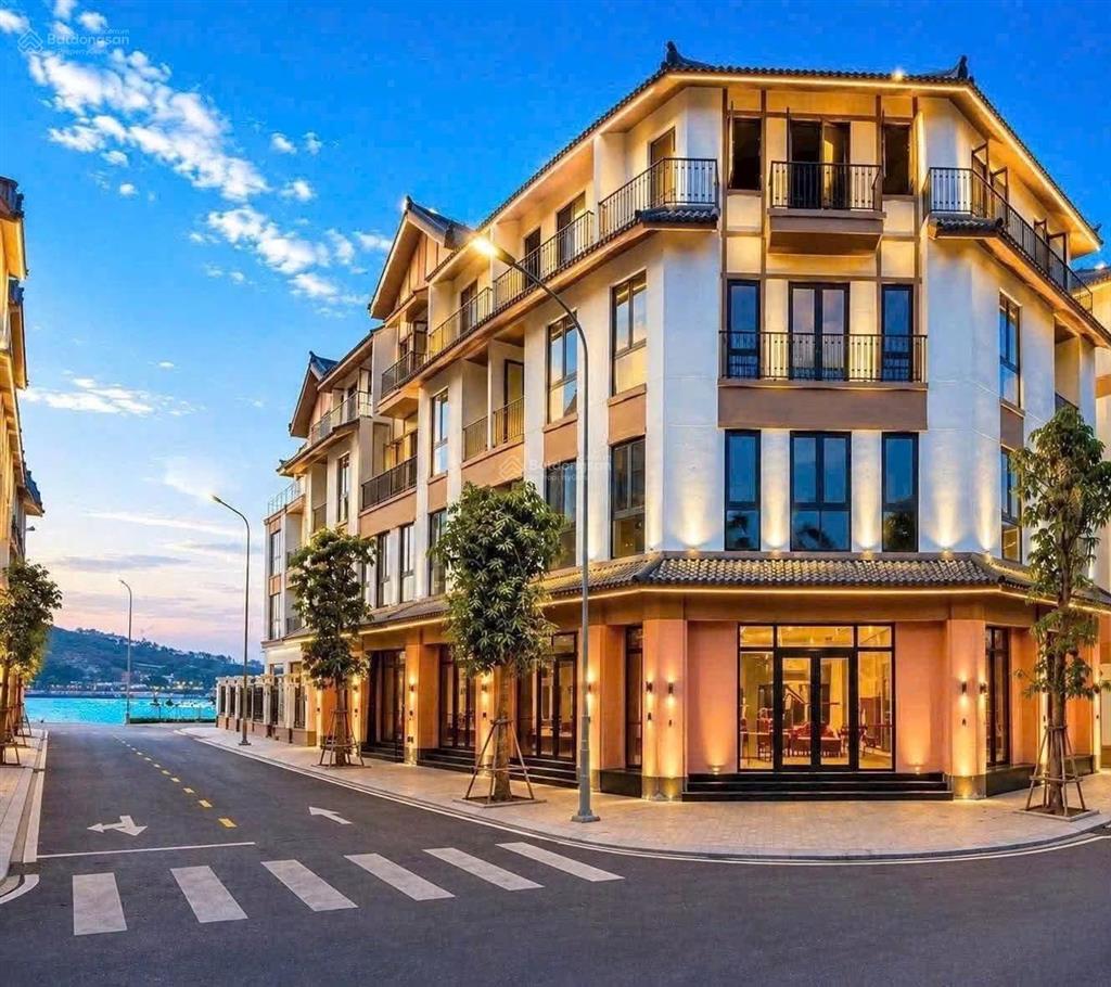 Bán căn liền kề nt8a85 vinhomes pearl bay 79,64m hướng tây nam giá 20 tỷ 902tr