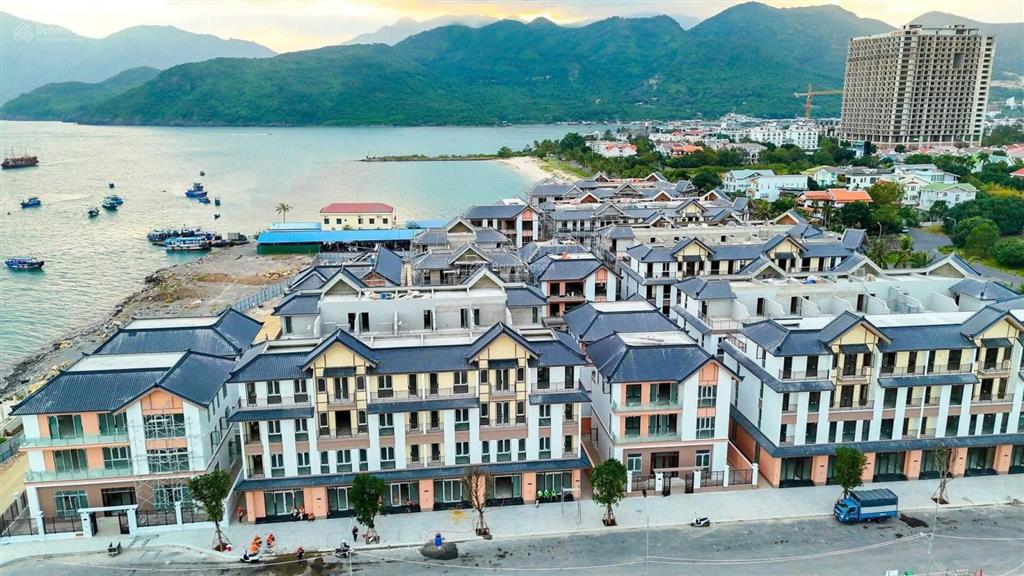 Bán liền kề nt5a  71 vinhomes pearl bay 63m2, giá 17,7 tỷ