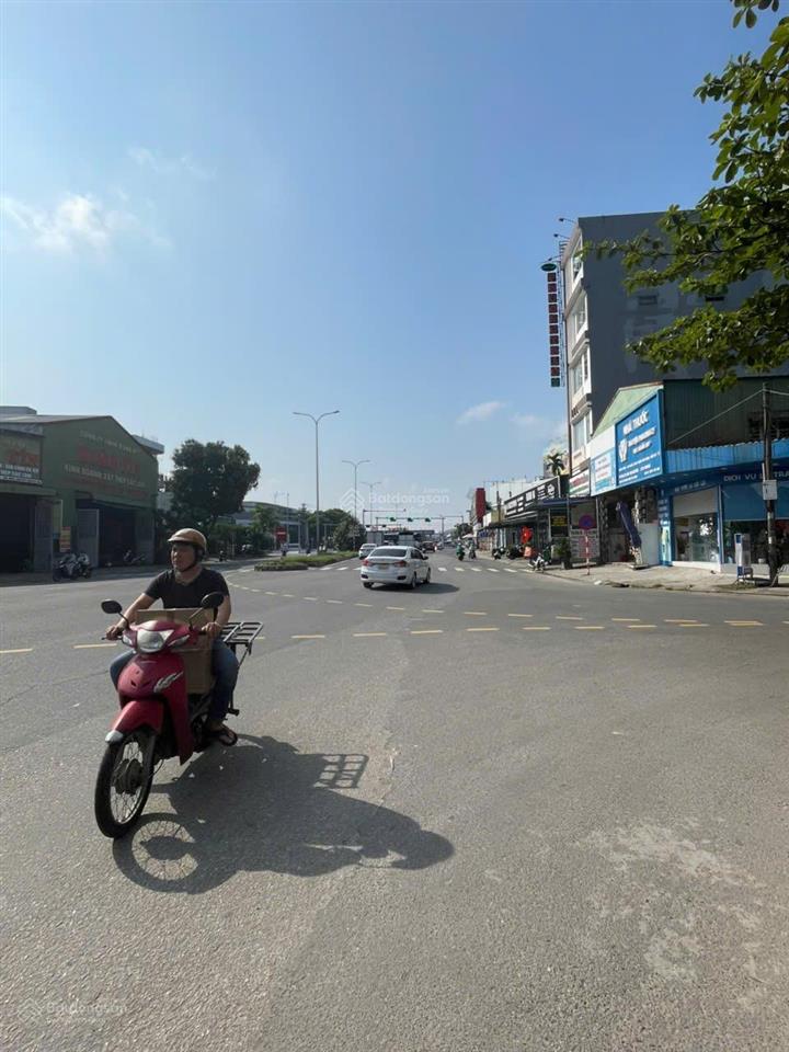 Tôi bán nhà 3 tầng đường tống duy tân ngay cổng chợ hoà mỹ