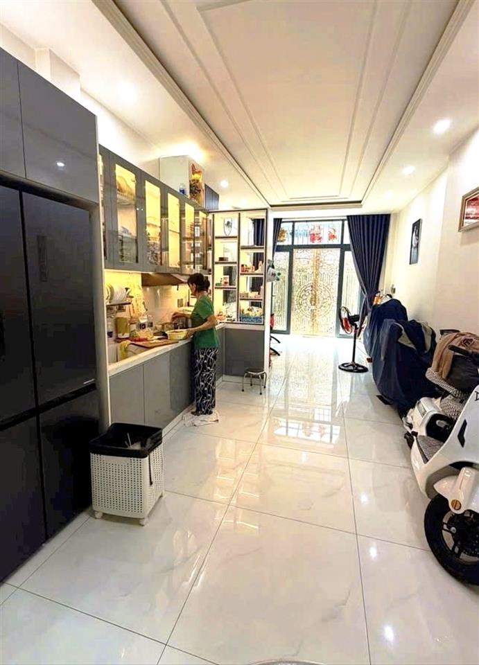 Bán nhà quận 7 đường lâm văn bền 4 tầng 48m2, hoàn công chỉ hơn 5 tỷ tl