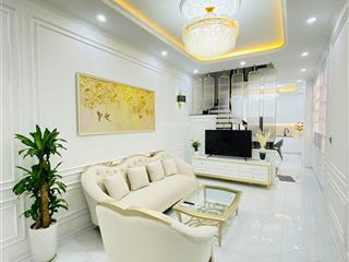 Giảm sốc 1 tỷ. căn nhà hai mặt thoáng 43m 5 tầng mt 4m phố cầu giấy chỉ 9,7 tỷ