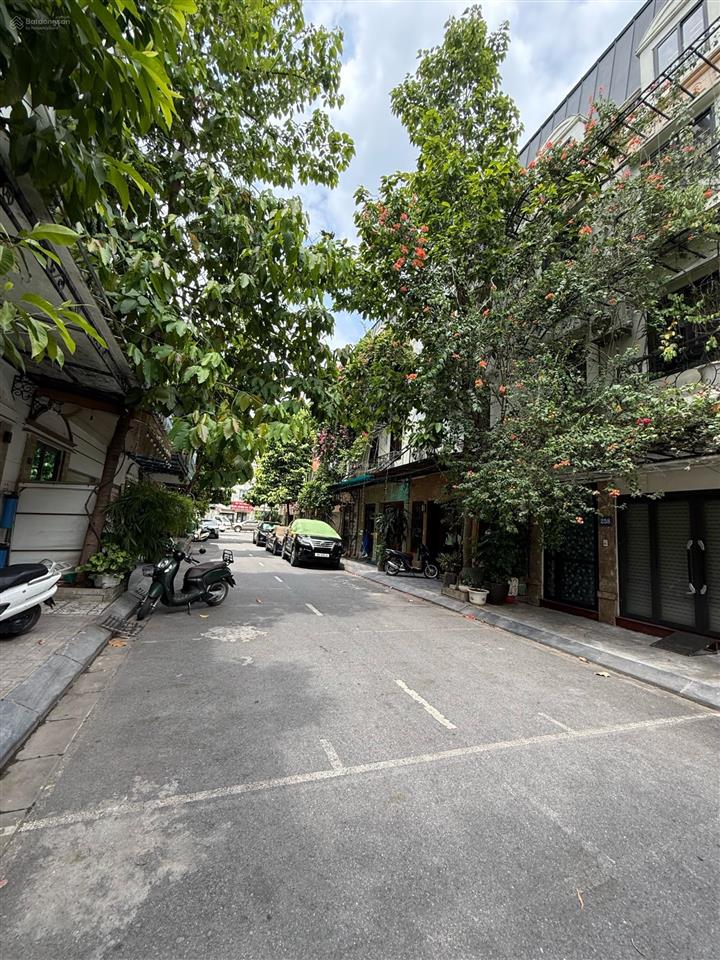 Lacasta kđt văn phú  lô góc 3 thoáng  kinh doanh sầm uất  73m2  chỉ 2x tỷ