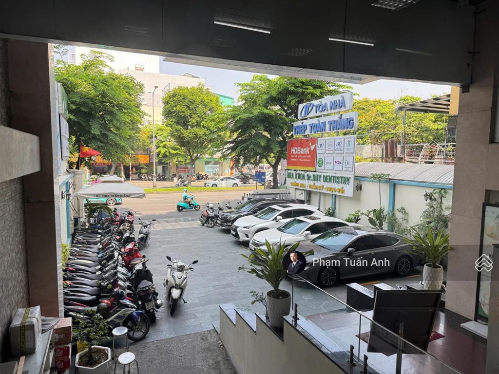 Cho thuê văn phòng trệt lửng ( 150m2 ) trong tòa nhà 7 tầng mặt tiền trường sơn