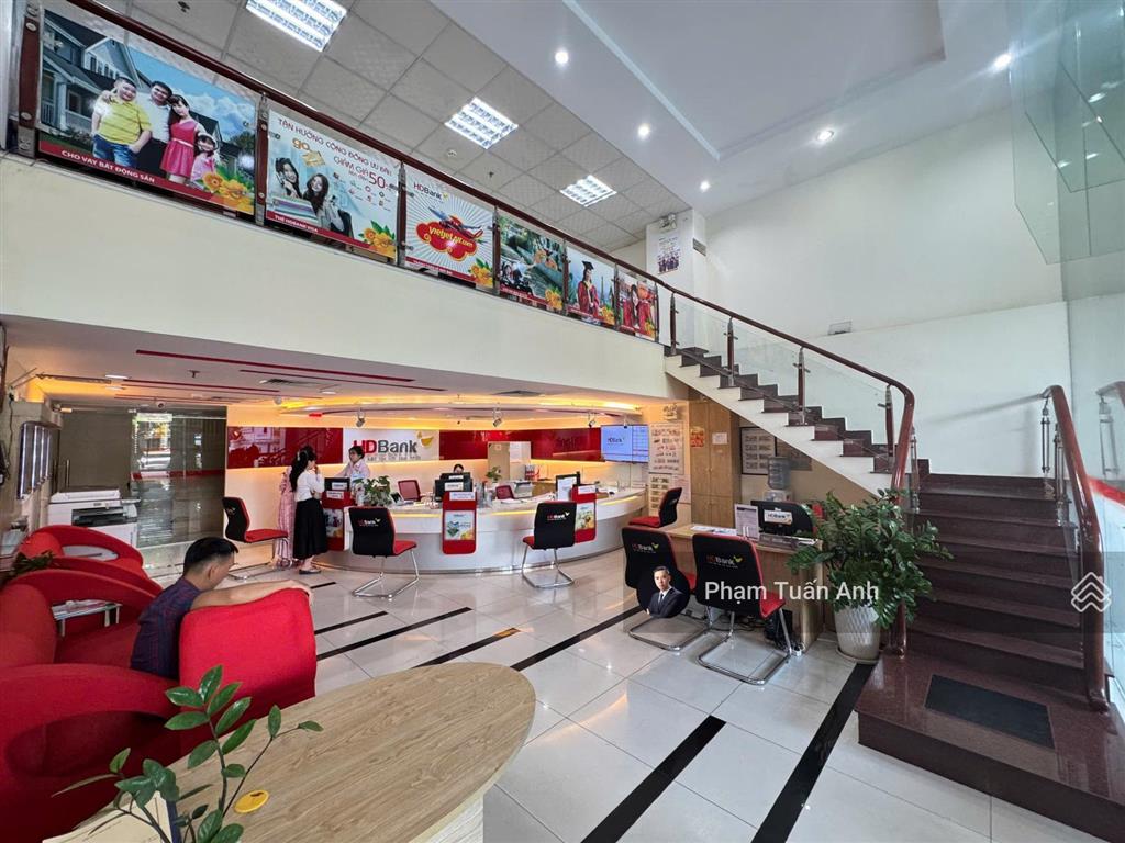 Cho thuê văn phòng trệt lửng ( 150m2 ) trong tòa nhà 7 tầng mặt tiền trường sơn