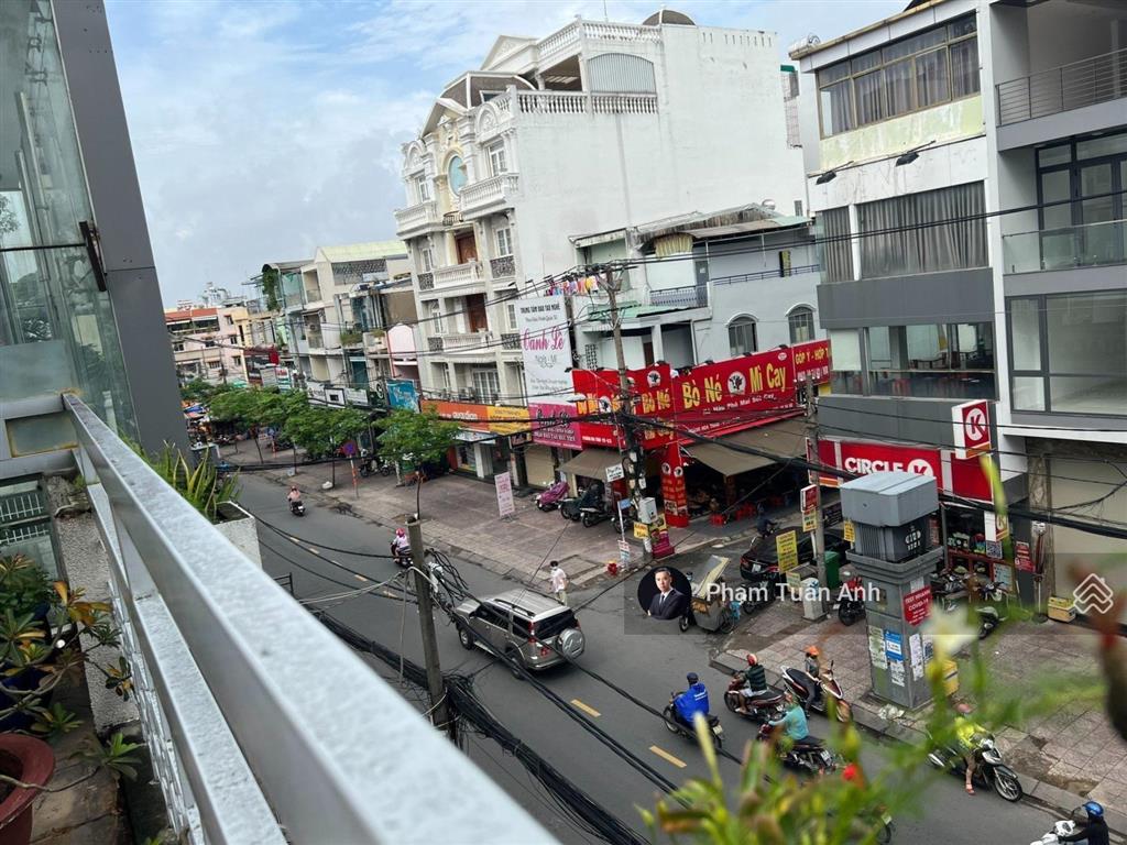 Áp lực! bán gấp nhà lk mt hoàng hoa thám  k300, ~7x33m, 4 tầng thu net ~2 tỷ