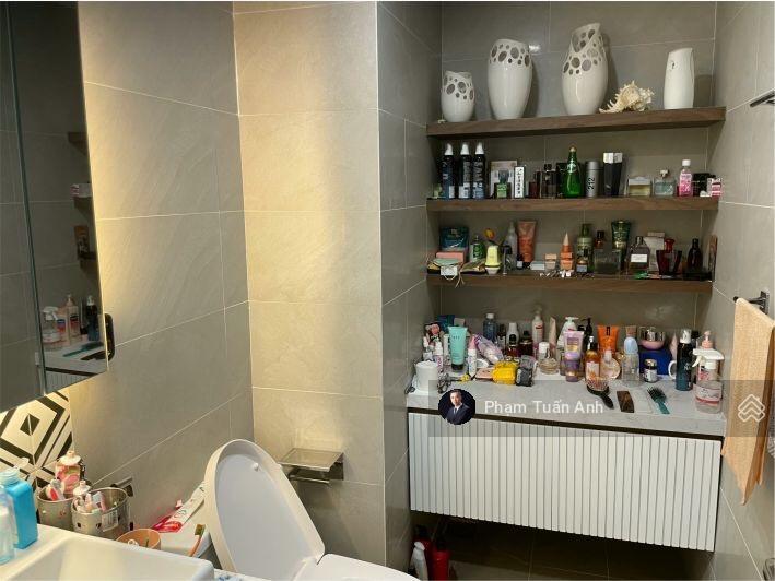 Phải bán gấp! nhà mặt tiền trung tâm bàu cát 5x30m, 4 lầu, mà giá giảm cực sâu chỉ còn 18 tỷ thôi