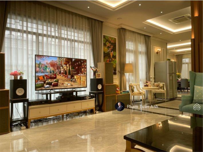 Phải bán gấp! nhà mặt tiền trung tâm bàu cát 5x30m, 4 lầu, mà giá giảm cực sâu chỉ còn 18 tỷ thôi