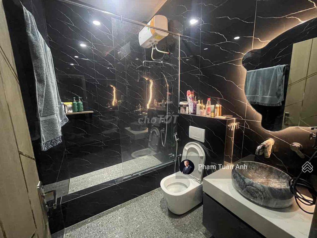 Phải bán gấp! nhà k300, 11x18m, 4 tầng, sẵn dòng tiền, giá giảm chỉ còn 18 tỷ