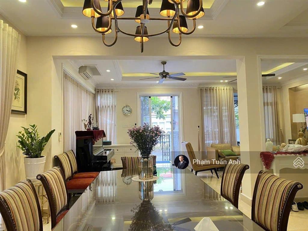 Biệt thự view sông quận 1 mà giá bình thạnh, 10x16m, hầm 4 lầu, giảm từ 50 tỷ về còn 42 tỷ
