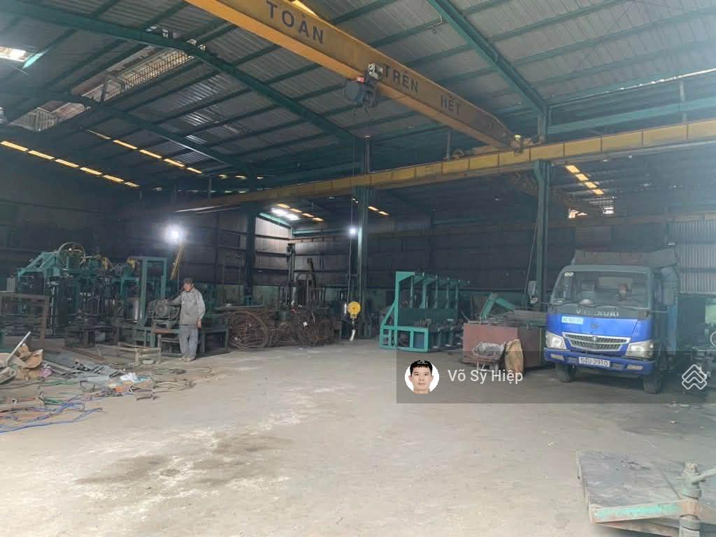 Chủ ngộp gấp bán kho xưởng 1700m2(41x40), full thổ cư, giá 4x tỷ, liên ấp 123, bình chánh