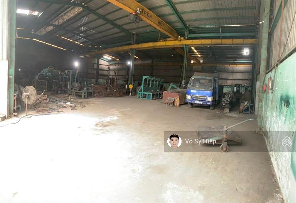 Chủ ngộp gấp bán kho xưởng 1700m2(41x40), full thổ cư, giá 4x tỷ, liên ấp 123, bình chánh