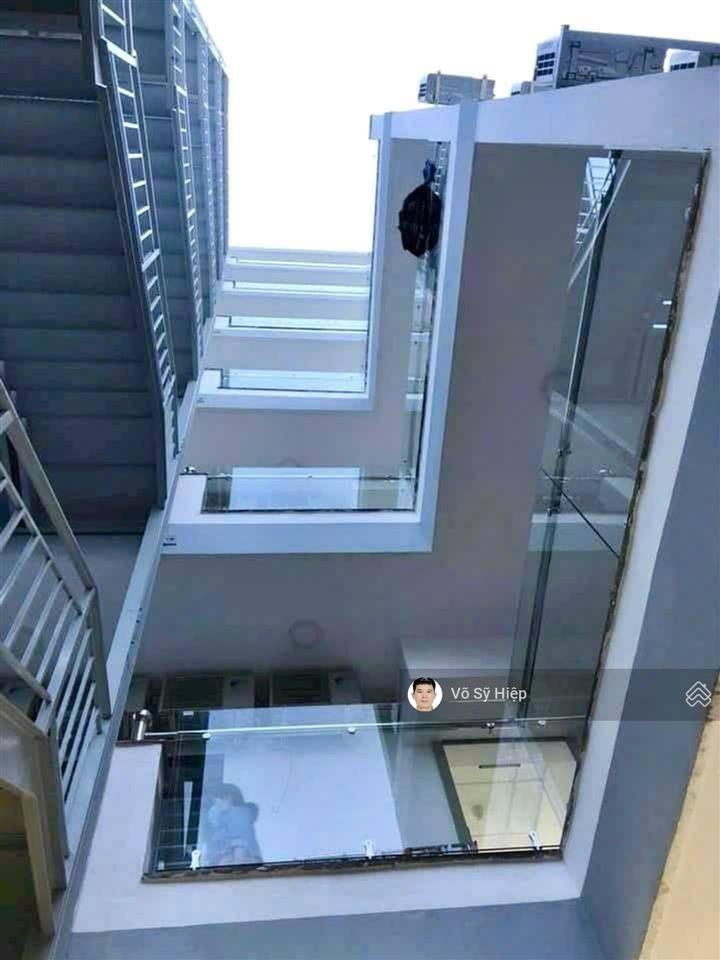 Mặt tiền đường thoại ngọc hầu, nhà 8 tầng dt 10x60, nở hậu, giá 1xx tỷ