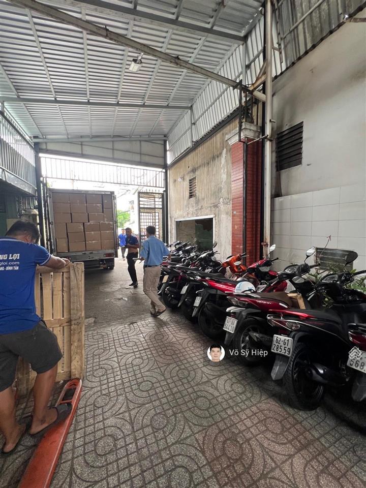 Mã lò  lê văn quới ngộp bank gấp bán xưởng 995m2, full thổ cư, sổ vuông, giá 4x tỷ