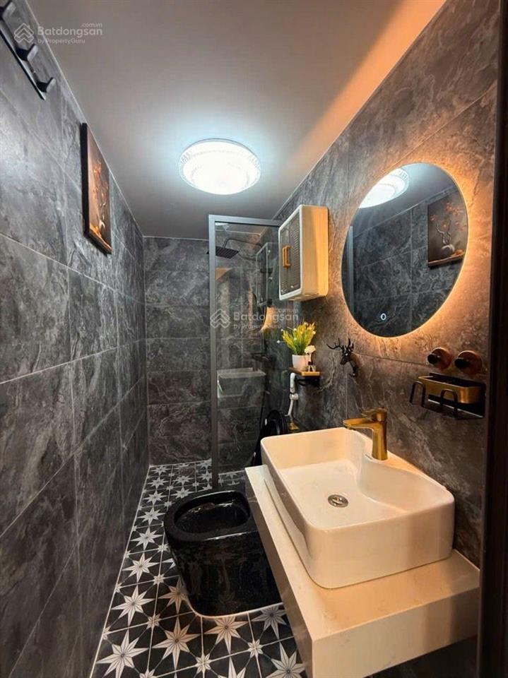 Hơn 3 tỷ, căn 3 tầng, 2pn,3wc ngay nơ trang long hẻm 1 sẹc, full nt