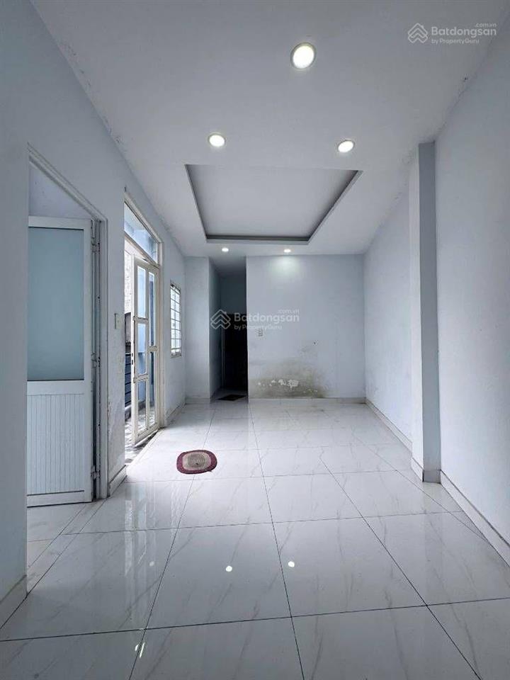 Quận bình thạnh giáp phú nhuận 3 tầng btct 50m2(5x10)4pn3wcgiá 5,5 tỷhoàng hoa thám