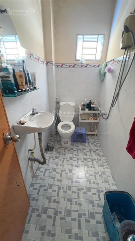 Bán nhà 3 mặt tiền hẻm 2 tầng (5x10) vũ huy tấn quận bình thạnh ngay quận 1 hxh thông. 7 tỷ tl