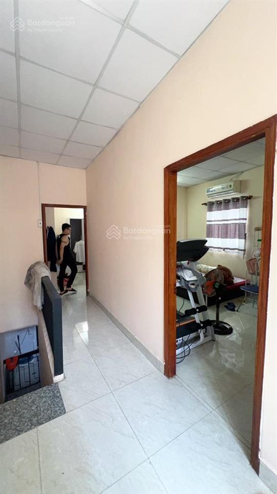 Bán nhà 3 mặt tiền hẻm 2 tầng (5x10) vũ huy tấn quận bình thạnh ngay quận 1 hxh thông. 7 tỷ tl