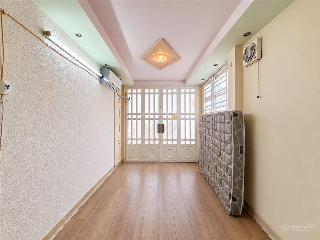 Nguyễn đình chính, p. 11, phú nhuận  sát mặt tiền  29m2  4 tầng  5,2 tỷ