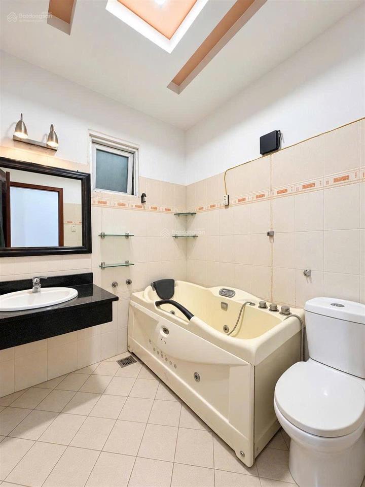 114 triệu/m2siêu ngon hẻm xe hơithích quảng đức, phú nhuận 69m4 tầng 3pn sân thượng  7.** tỷ