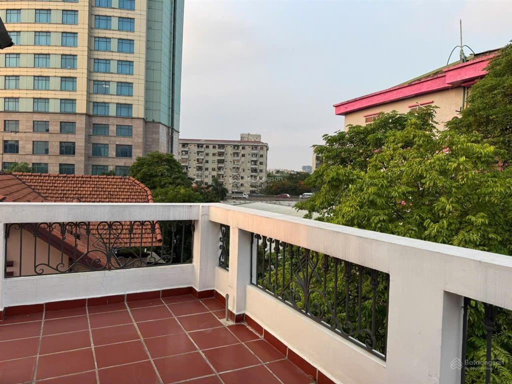 Chính chủ bán biệt thự khu 2 bắc linh đàm  201m2  5 tầng  4 mặt thoáng, thang máy mới