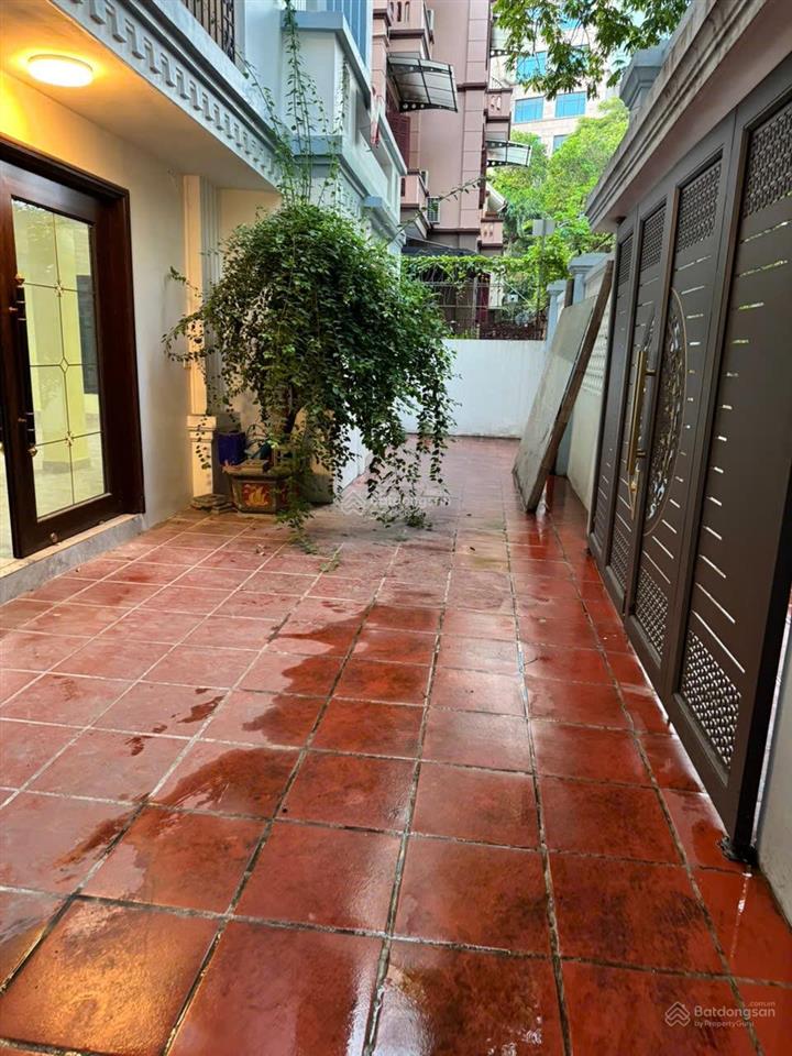 Chính chủ bán biệt thự khu 2 bắc linh đàm  201m2  5 tầng  4 mặt thoáng, thang máy mới