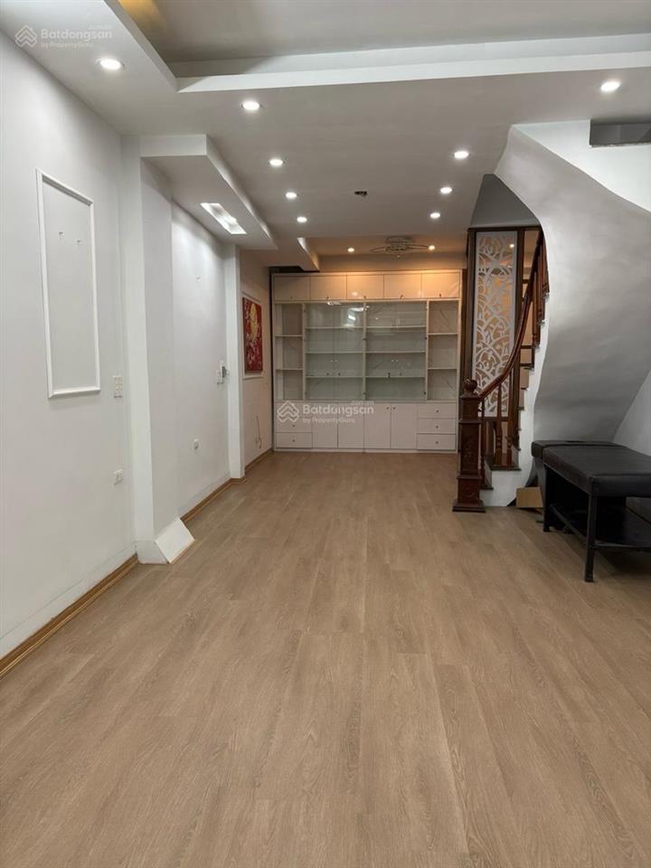 Nhà kim ngưu hai bà trưng 45m2x5 tầng, ô tô đỗ cửa kinh doanh vpspa nhỉnh 13tỷ.chủ cần bán gấp.