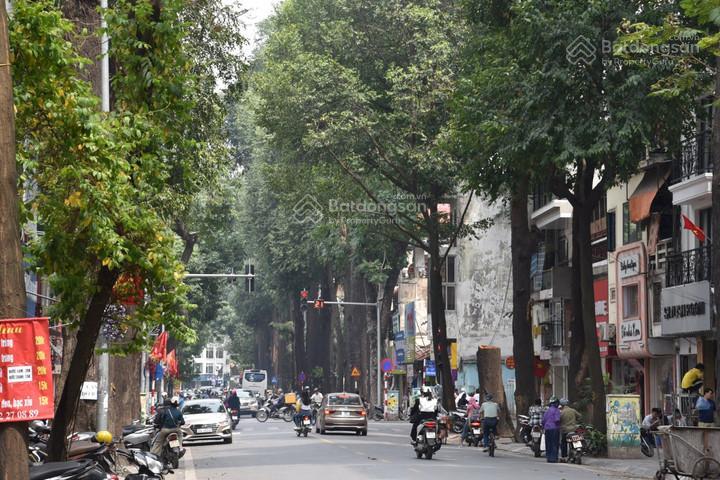 Hiếm! nhà phân lô lò đúc 74m2, ô tô đỗ cửa, 2 mặt thoáng vĩnh viễn, 17,9 tỷ. nội thất cao cấp