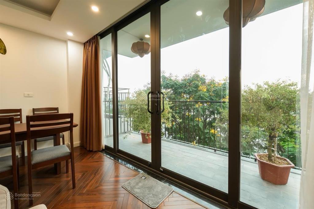 Bán tòa căn hộ mặt phố vũ miên tây hồ, view hồ tây, 150m2, 9 tầng, dòng tiền 9 tỷ/năm, giá 150 tỷ.