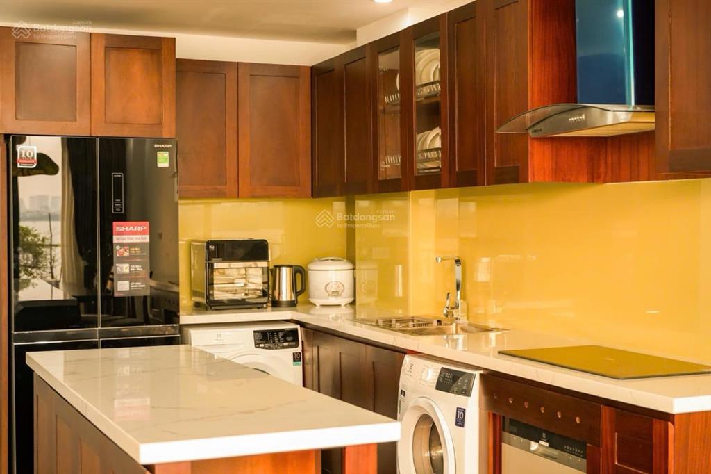 Bán tòa căn hộ mặt phố vũ miên tây hồ, view hồ tây, 150m2, 9 tầng, dòng tiền 9 tỷ/năm, giá 150 tỷ.