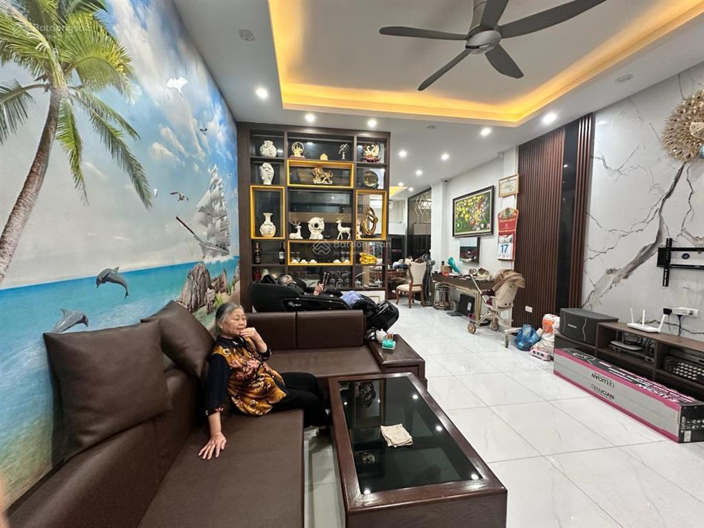 Bán nhà kim ngưu hai bà trưng 54m2, thang máy, lô góc, ô tô thông, mặt tiền 4,5m, 6 phòng ngủ15tỷ.