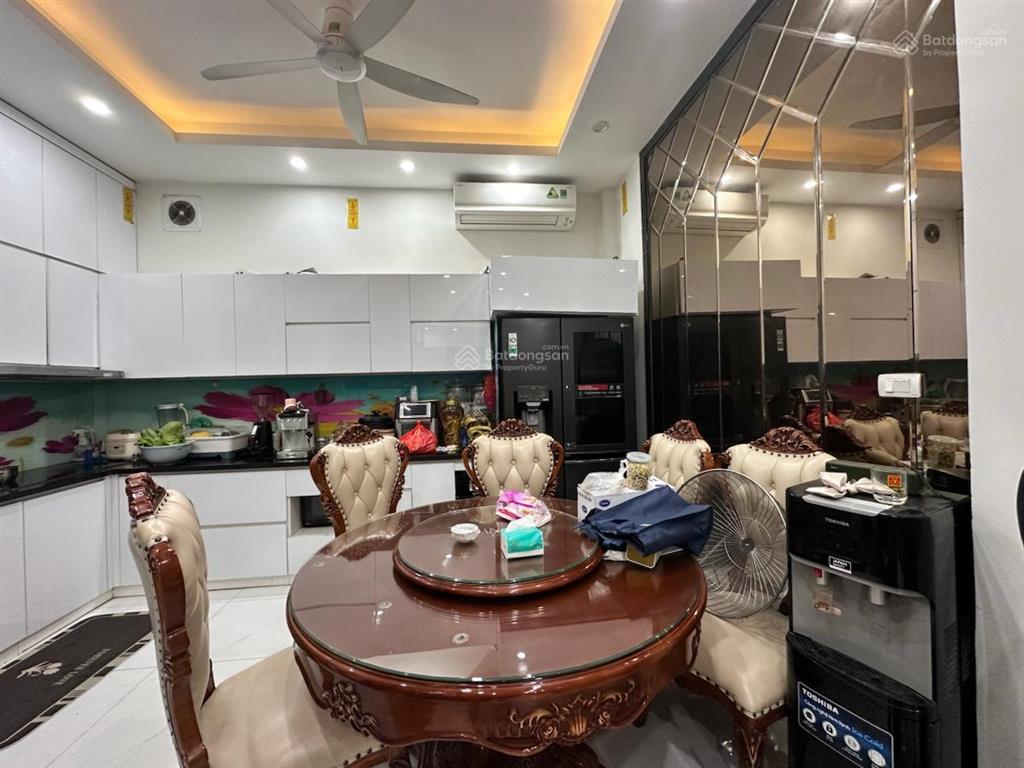 Bán nhà kim ngưu hai bà trưng 54m2, thang máy, lô góc, ô tô thông, mặt tiền 4,5m, 6 phòng ngủ15tỷ.