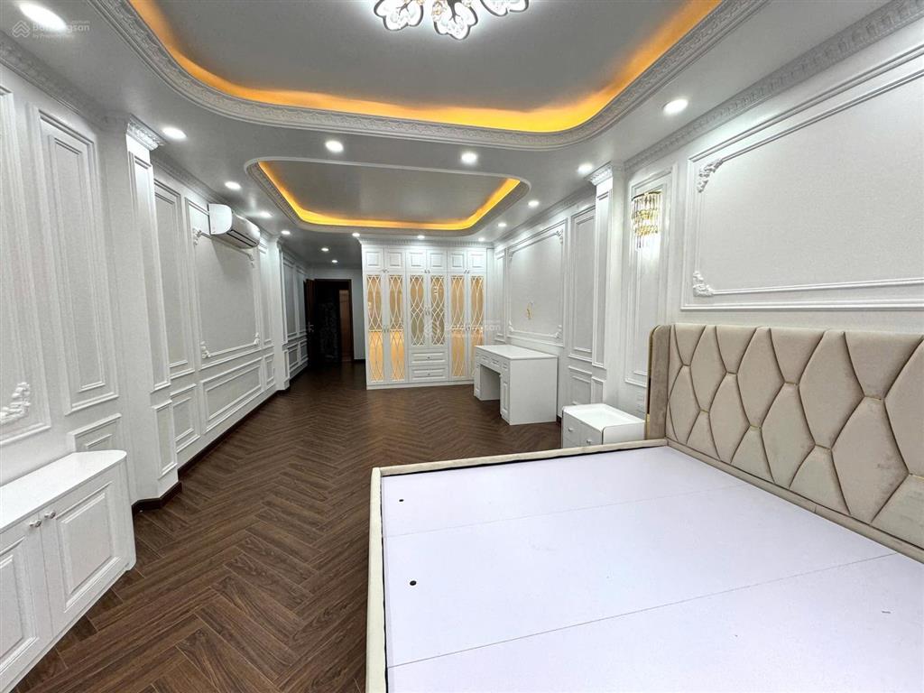 Mặt phố đại la 70m x 8 tầng  mt 4,6m  thang máy  2 mặt thoáng  nhà mới  kinh doanh. chủ cần tk