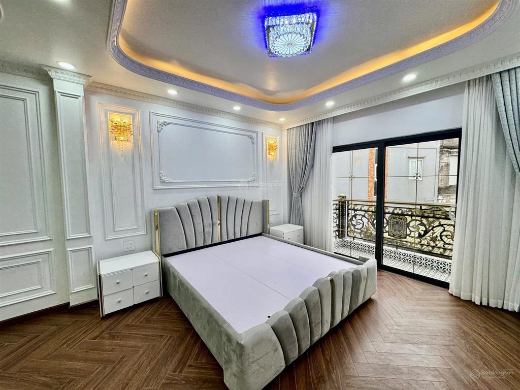 Mặt phố đại la 70m x 8 tầng  mt 4,6m  thang máy  2 mặt thoáng  nhà mới  kinh doanh. chủ cần tk