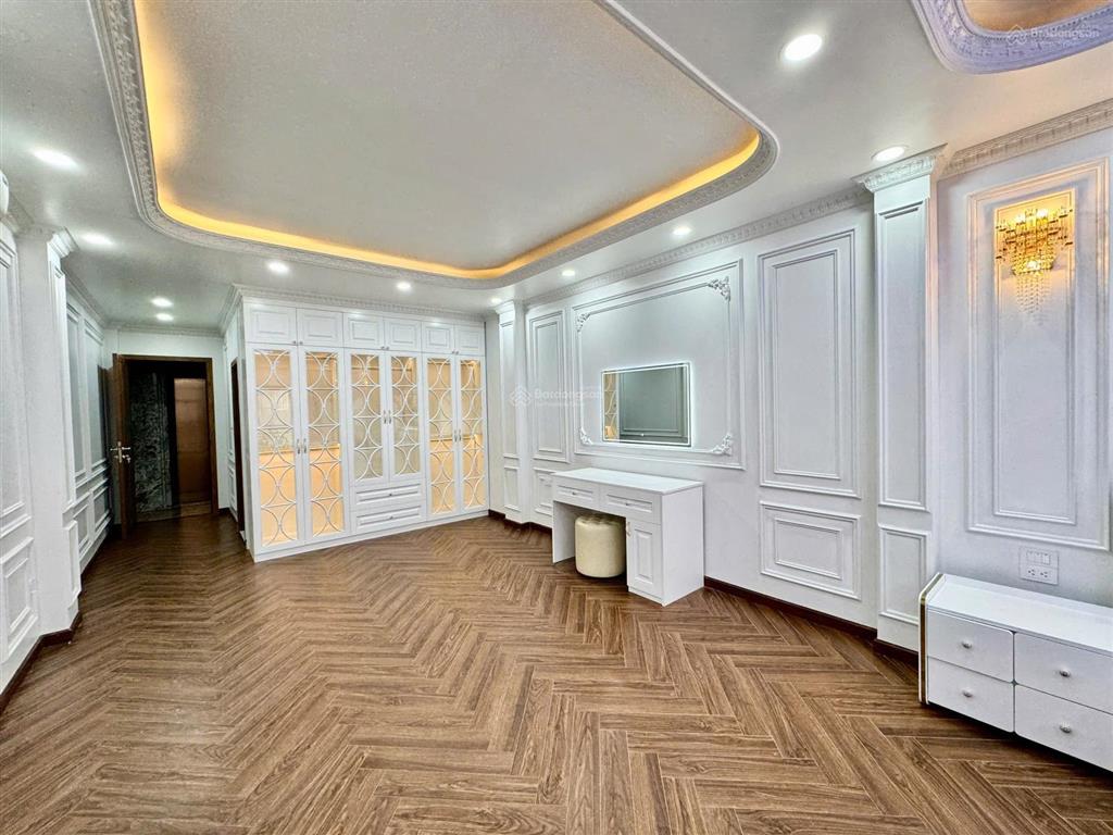 Mặt phố đại la 70m x 8 tầng  mt 4,6m  thang máy  2 mặt thoáng  nhà mới  kinh doanh. chủ cần tk