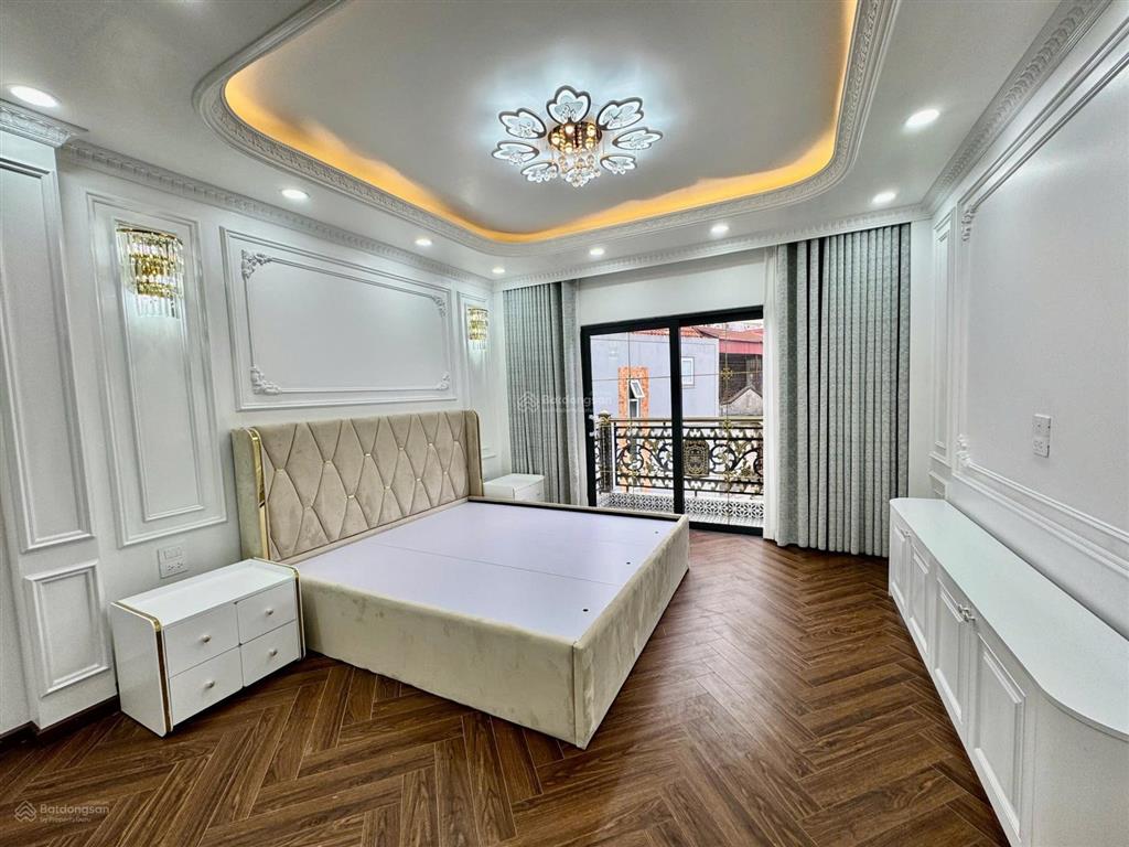 Mặt phố đại la 70m x 8 tầng  mt 4,6m  thang máy  2 mặt thoáng  nhà mới  kinh doanh. chủ cần tk