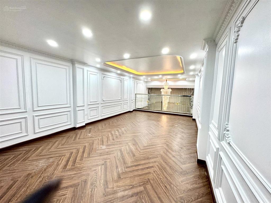 Mặt phố đại la 70m x 8 tầng  mt 4,6m  thang máy  2 mặt thoáng  nhà mới  kinh doanh. chủ cần tk