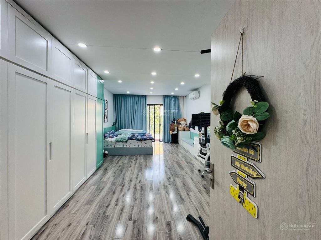 Phân lô hai bà trưng 55m x 7 tầng  mt 4,5m  3 ô tô tránh  thang máy  2 mặt thoáng. nhỉnh 300/m