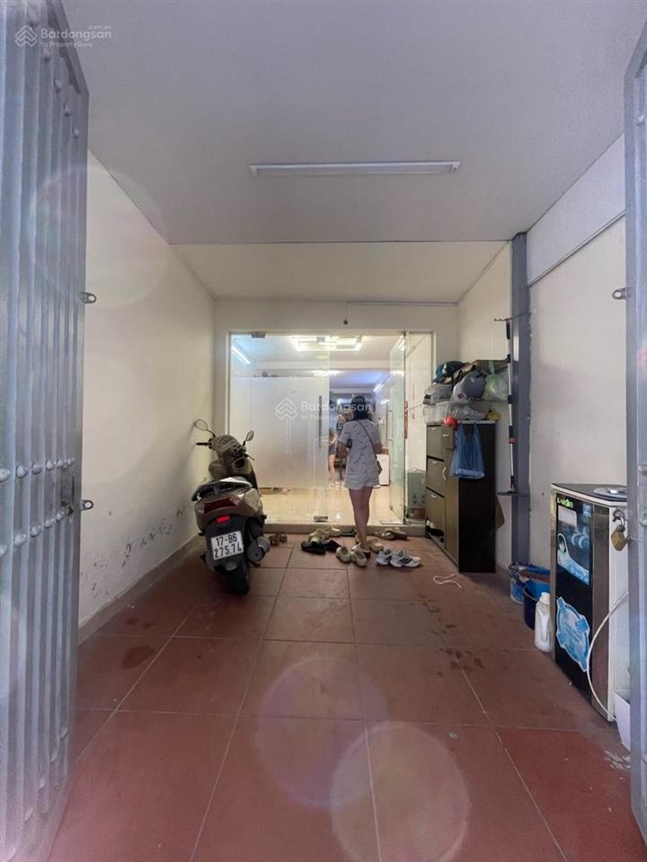Nhà ngũ nhạc 50,1m2 x 3 tầng, 3 p ngủ, ô tô đỗ cửa, cách mặt phố 15m 3,6 tỷ, không quy hoạch