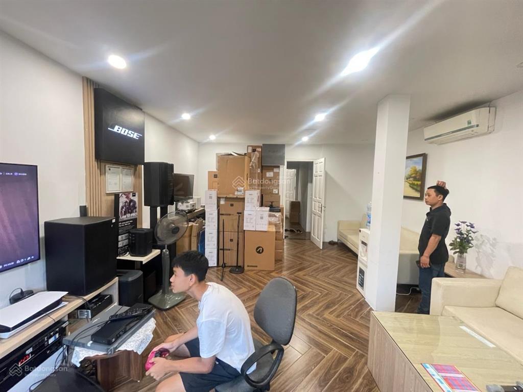 Bán nhà hoàng cầu 86m2 x 5 tầng, mặt tiền 5,5m, cách hồ hoàng cầu 1 nhà, ô tô tránh, giá 39 tỷ (tl)