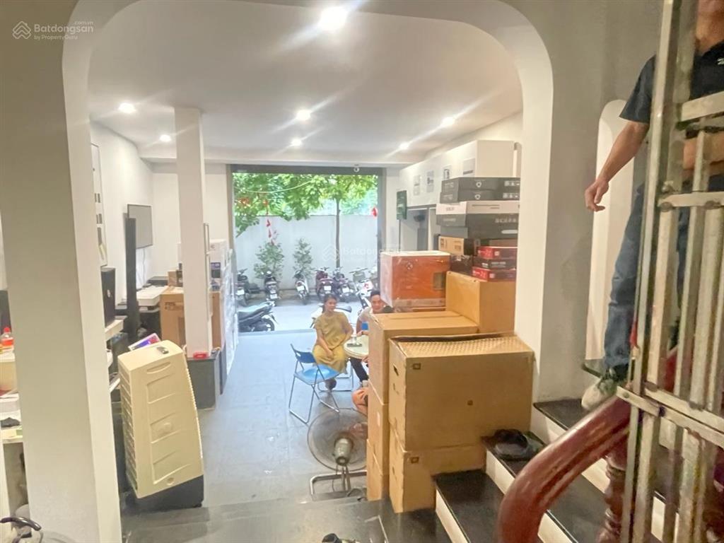 Bán nhà hoàng cầu 86m2 x 5 tầng, mặt tiền 5,5m, cách hồ hoàng cầu 1 nhà, ô tô tránh, giá 39 tỷ (tl)