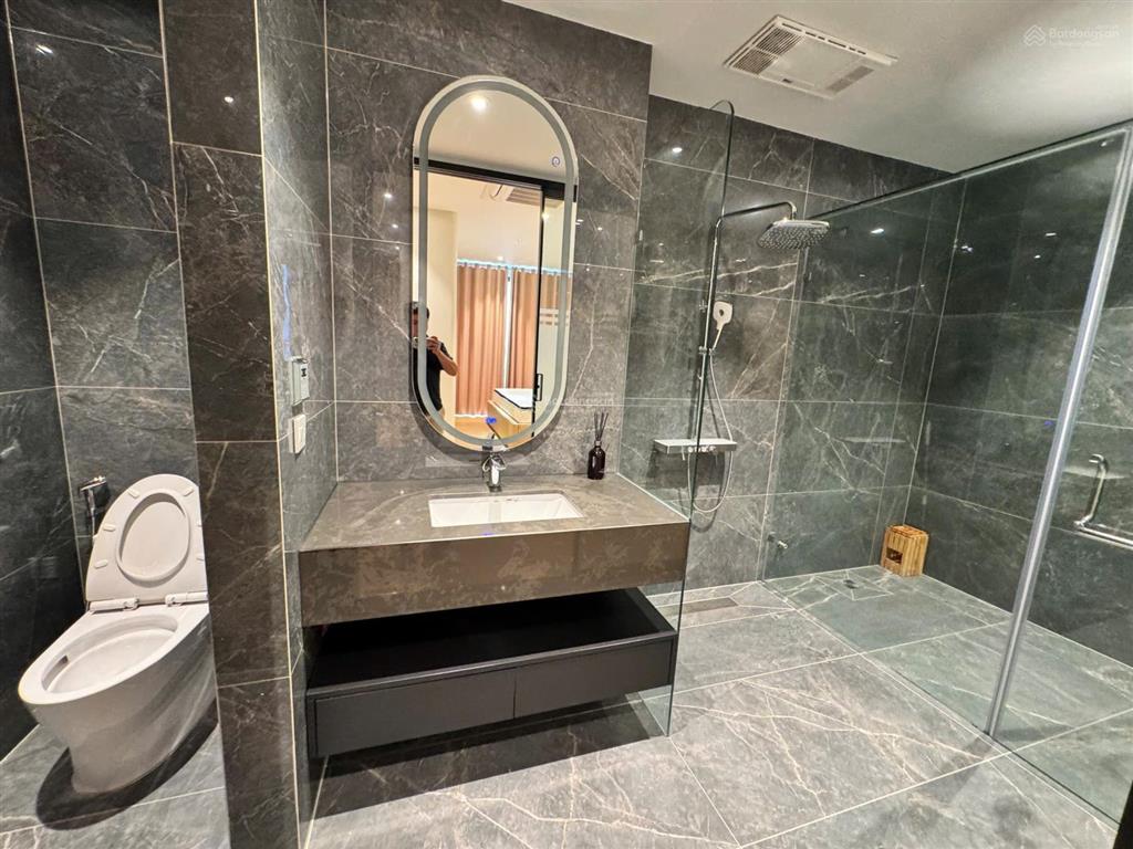 Bán tòa nhà 136m x 8 tầng trịnh công sơn, full nội thất, dòng tiền hơn 100 triệu/tháng. 45 tỷ( tl