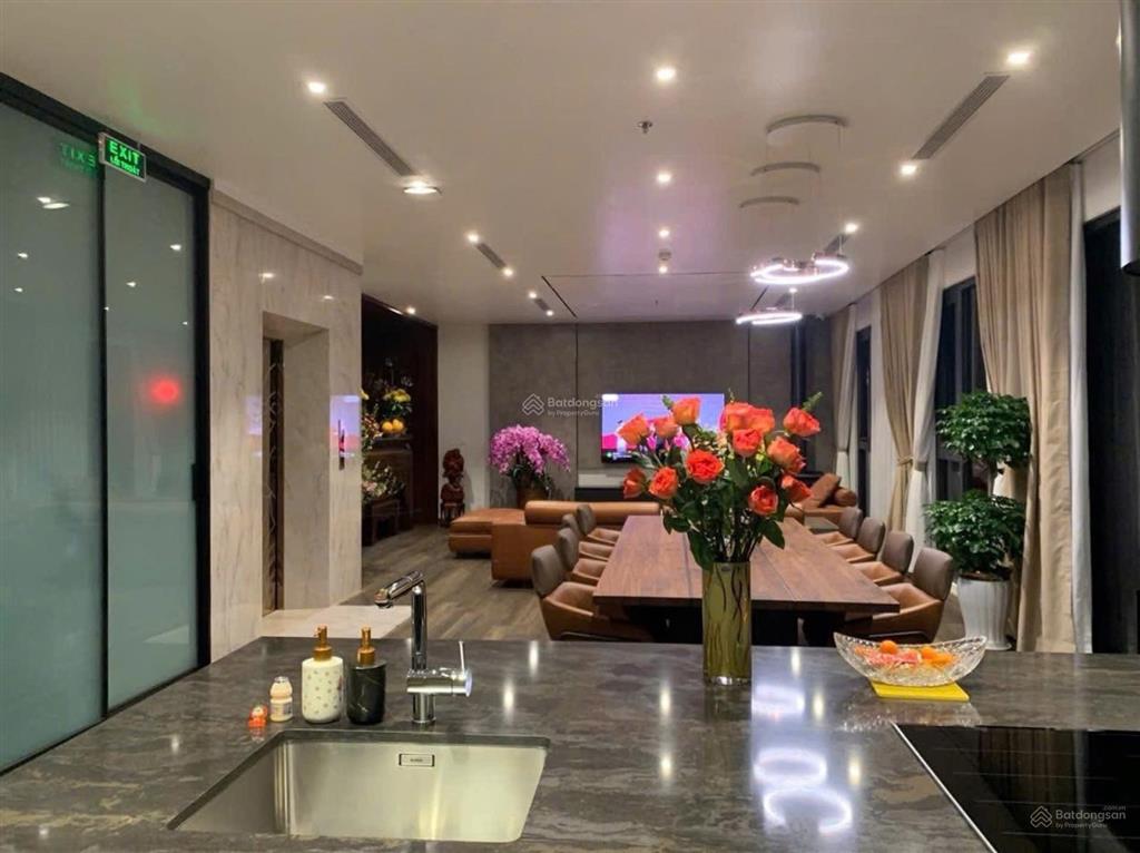 Bán tòa nhà 136m x 8 tầng trịnh công sơn, full nội thất, dòng tiền hơn 100 triệu/tháng. 45 tỷ( tl