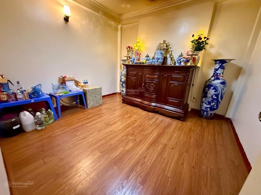 Tầm 13tỷ lê trọng tấn, tìm được nhà 50m trong khu chia lô, ô tô đỗ cửa, cách phố cực gần đáng xem